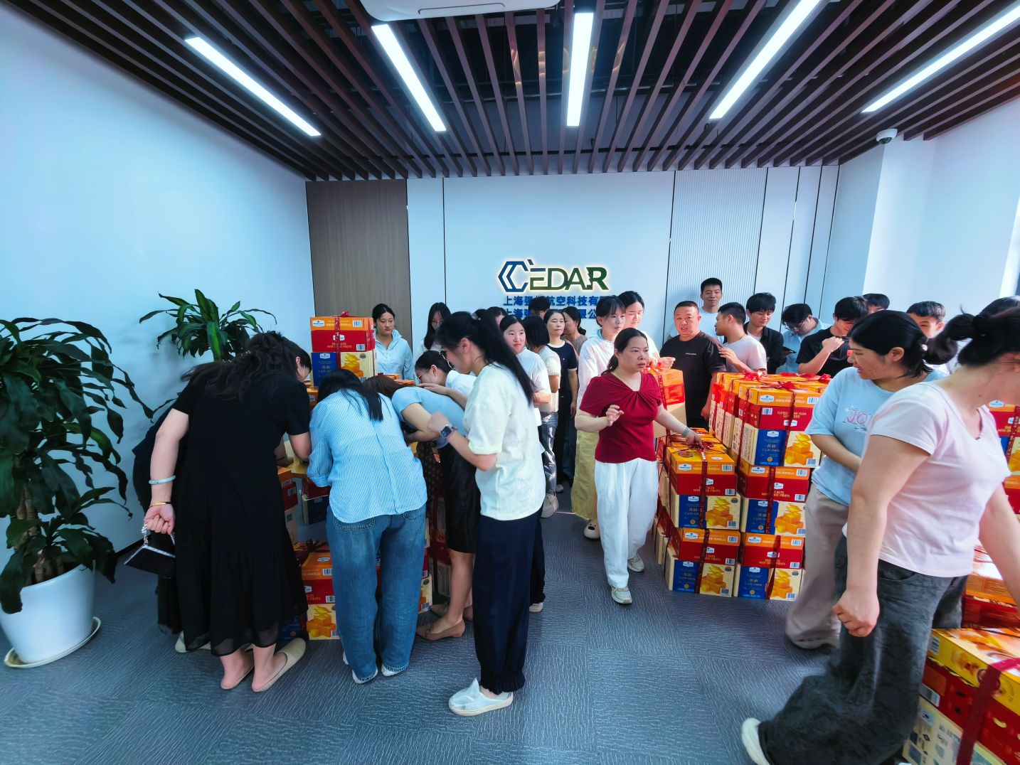 福利发放现场二